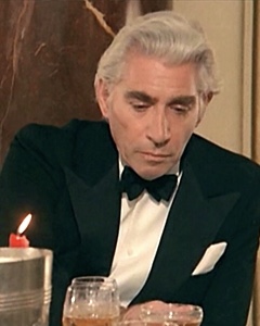 Frank Finlay