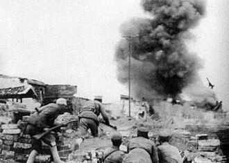 II. Dünya Savaşı: Karadağlılar, Mihver Devletleri'ne karşı bir halk ayaklanması başlattılar. (Trinaestojulski ustanak)