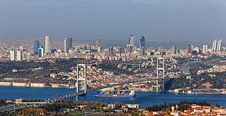 İstanbul’da yapılan ilk Türk uçağı, Ankara yolunda düştü.