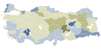 Türkiye'de anayasa değişikliği için yapılacak halk oylamasında kullanılacak seçmen kütüklerinin belirlenmesi amacıyla tüm yurtta sokağa çıkma yasağı uygulandı.